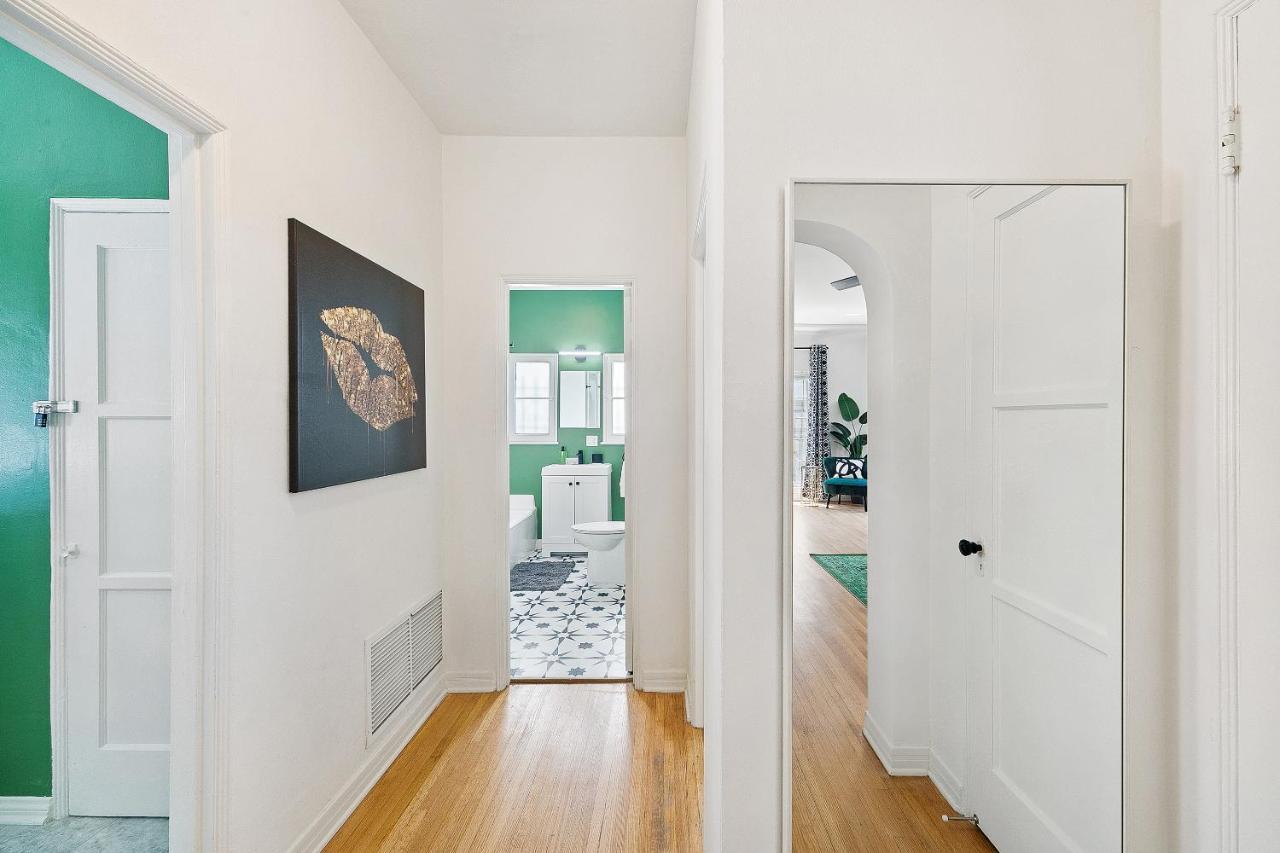 Beverly Hills Stylish & Central 1 Bedroom Apt + Parking Лос Анджелис Екстериор снимка