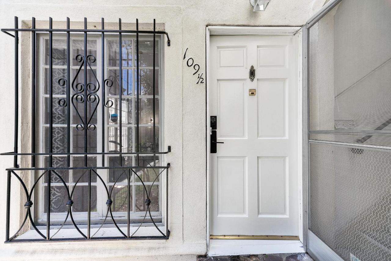 Beverly Hills Stylish & Central 1 Bedroom Apt + Parking Лос Анджелис Екстериор снимка